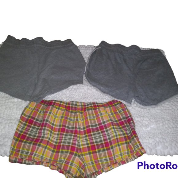 BUNDLE OF 3 SHORTS WOMEN's SIZE SMALL (XS/S) - Picture 2 of 12
